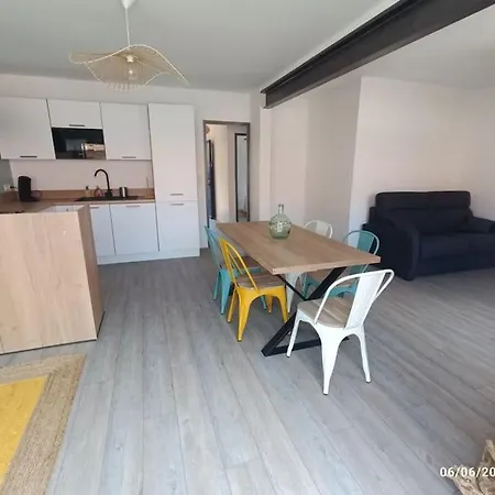 Au Calme A Deux Pas De La 아파트