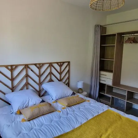 Au Calme A Deux Pas De La 아파트