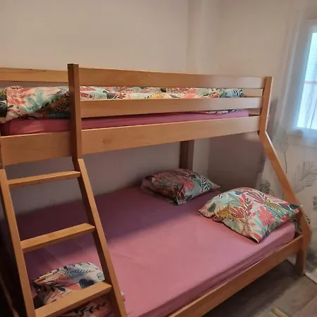 Au Calme A Deux Pas De La 아파트 *